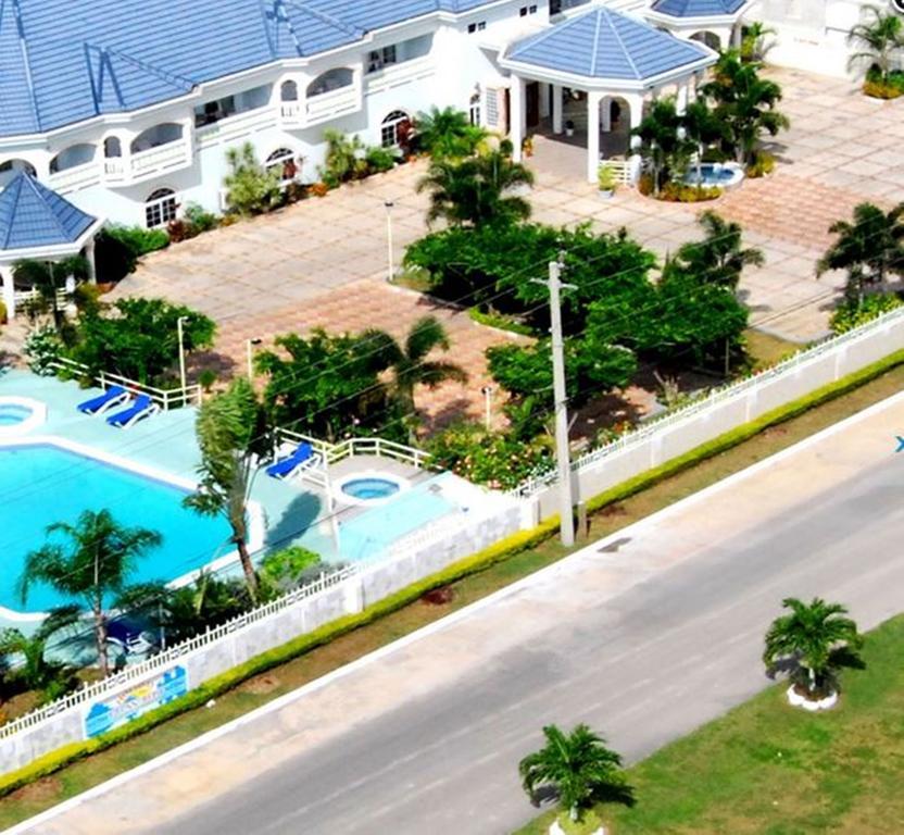 Holiday Haven Resort And Banquet Hall Runaway Bay Exterior foto