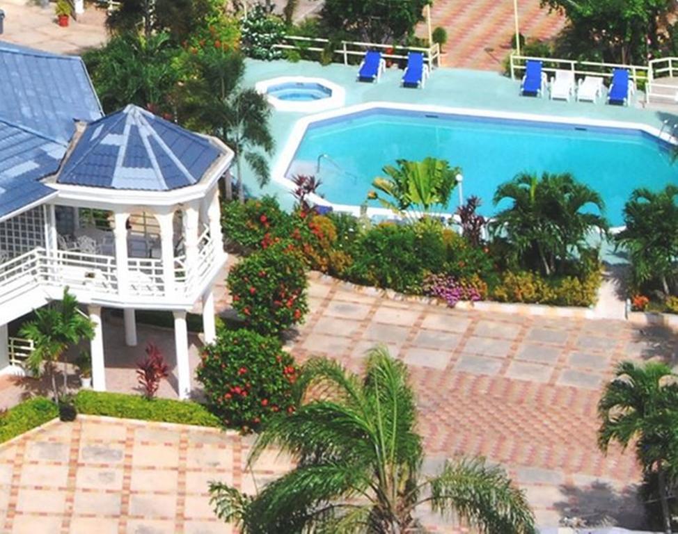 Holiday Haven Resort And Banquet Hall Runaway Bay Exterior foto