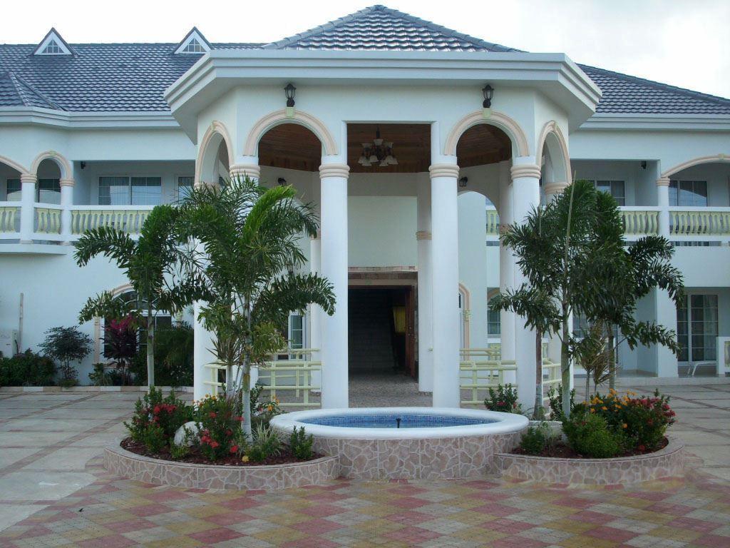 Holiday Haven Resort And Banquet Hall Runaway Bay Exterior foto